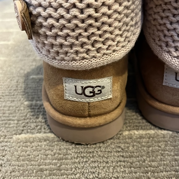 Darrah Uggs - Picture 3 of 4